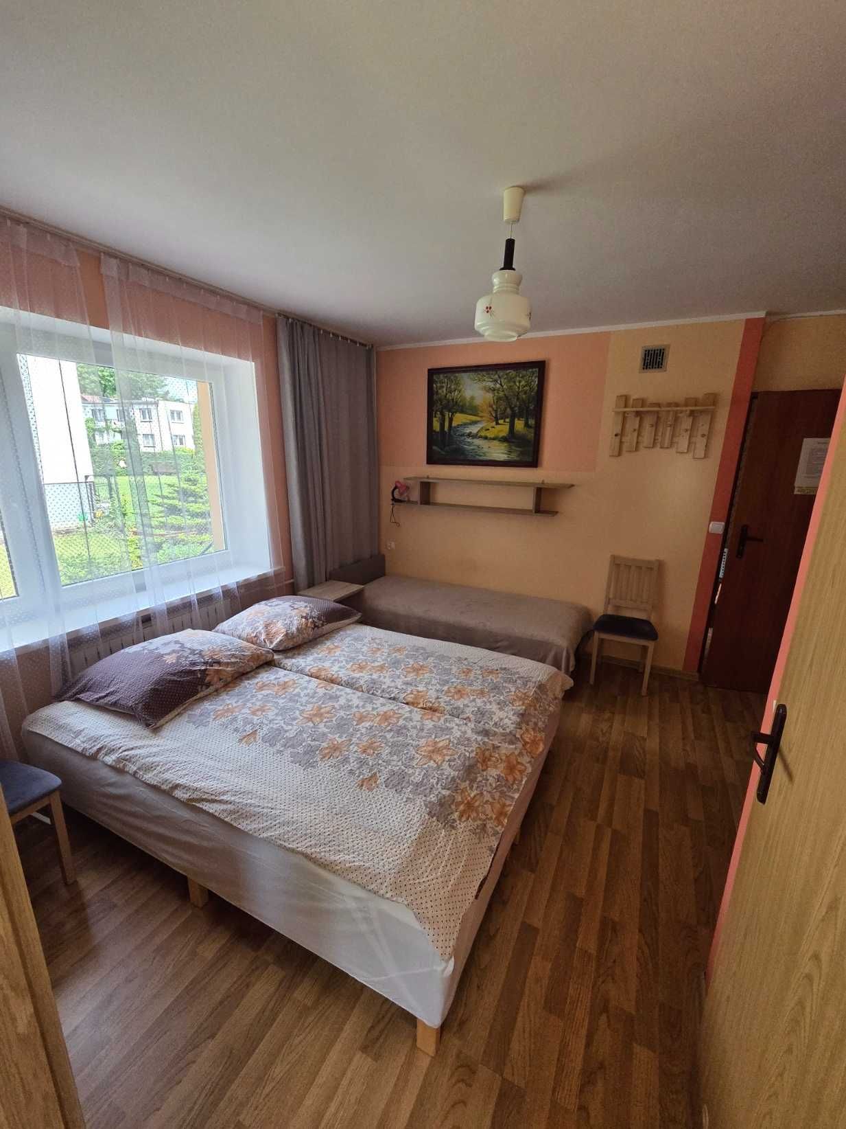 Pokoje z łazienkami i balkonami blisko PKP i plaży Władysławowo