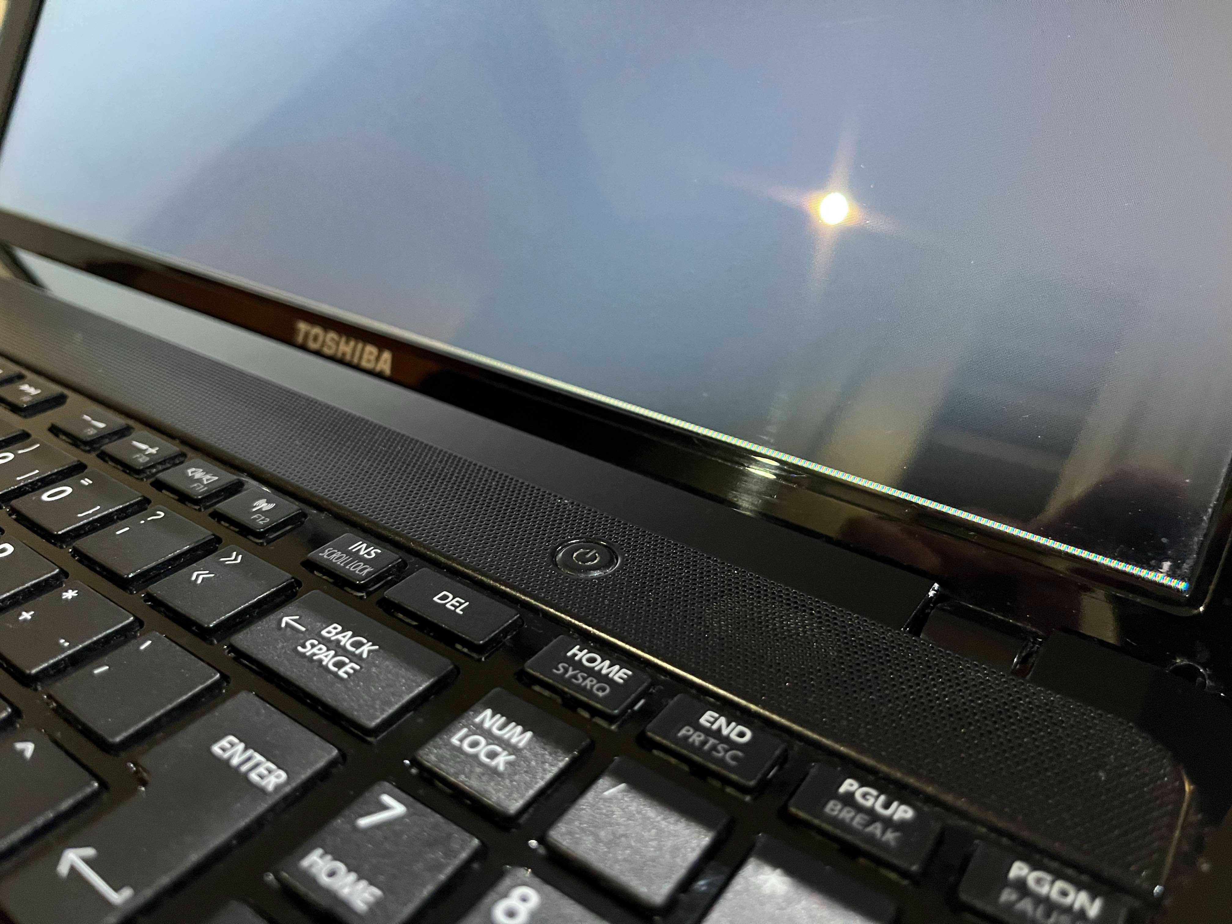 Laptop Toshiba Satellite L850-1HT