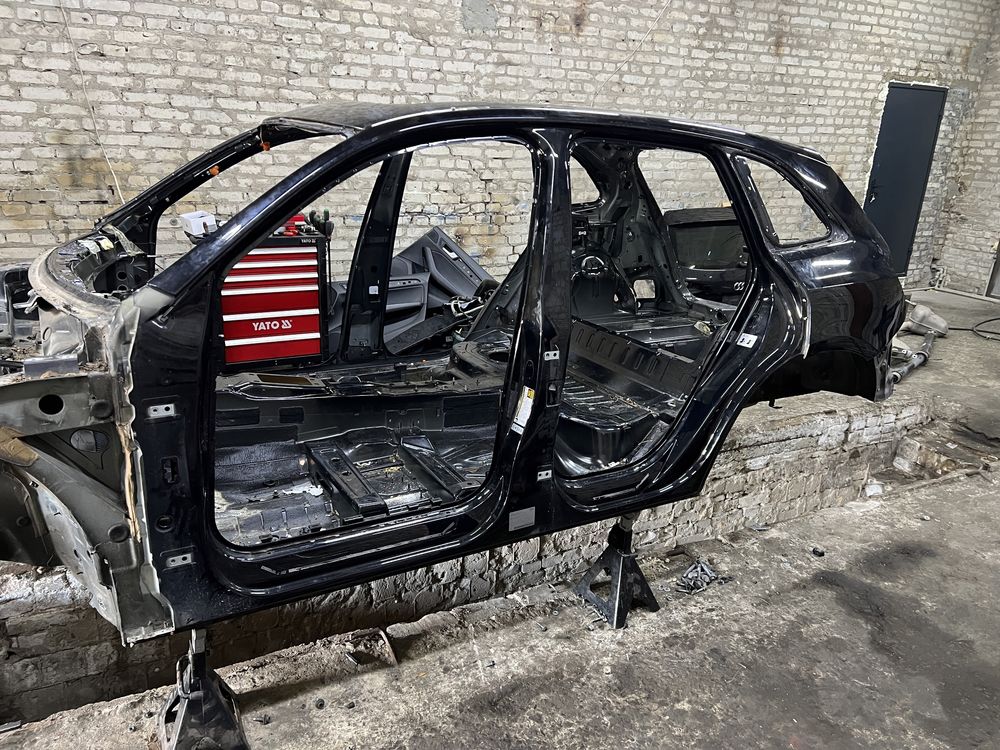 Розборка Audi Q5 8R0 12-16 рік в наявності запчасти