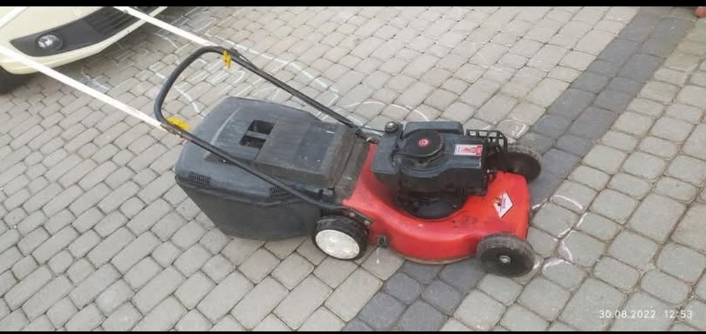 Kosiarka spalinowa z napędem