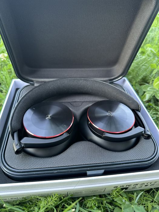 Bang & Olufsen BeoPlay h95 Ferrari Edition