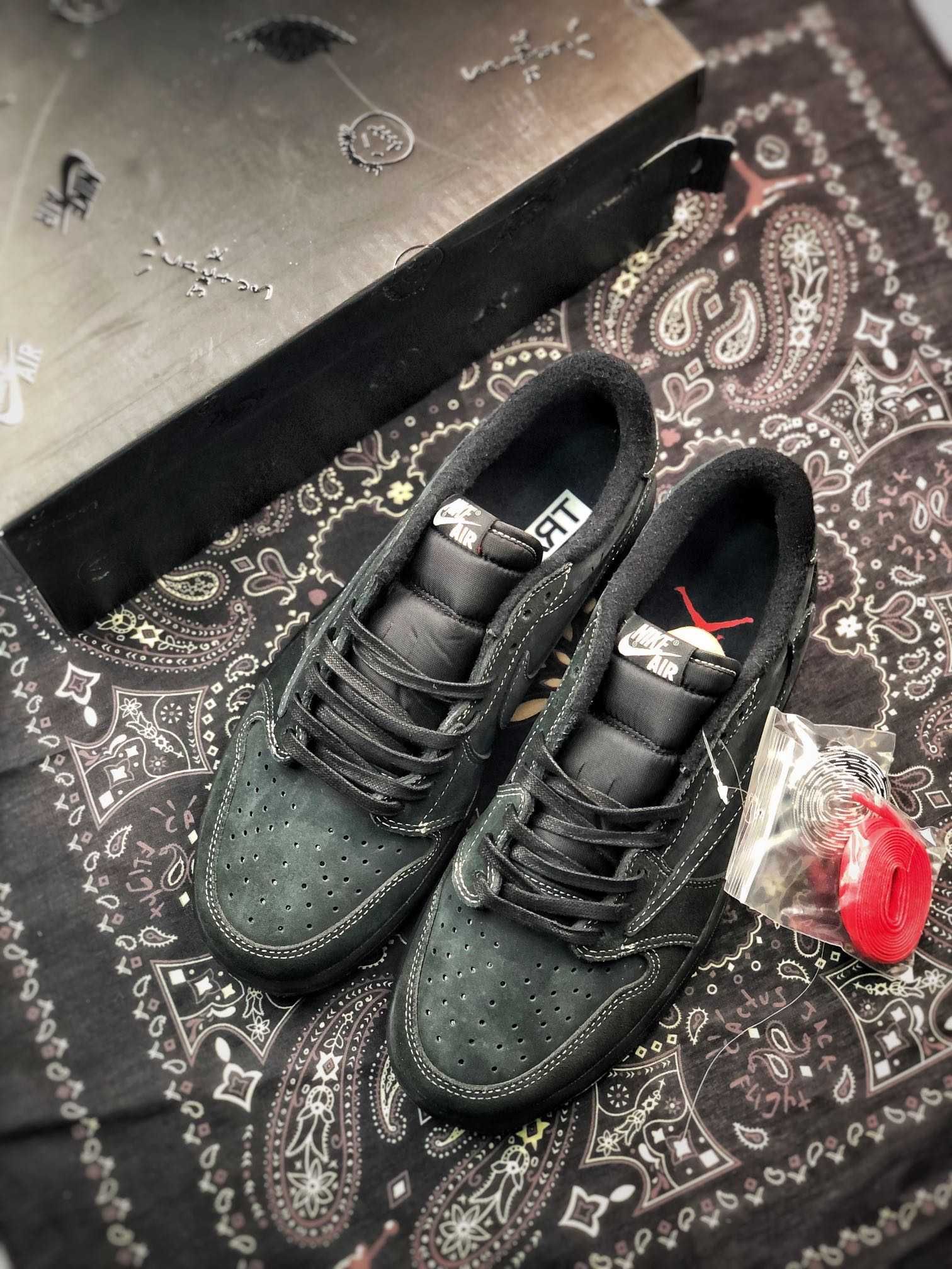 Jordan 1 Retro Low OG SP Travis Scott Black Phantom R.44