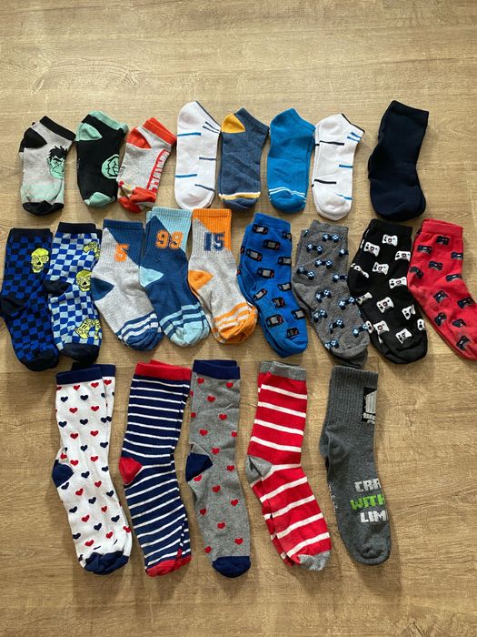 Komplet skarpet 22 pary, od rozm. 34 do 38