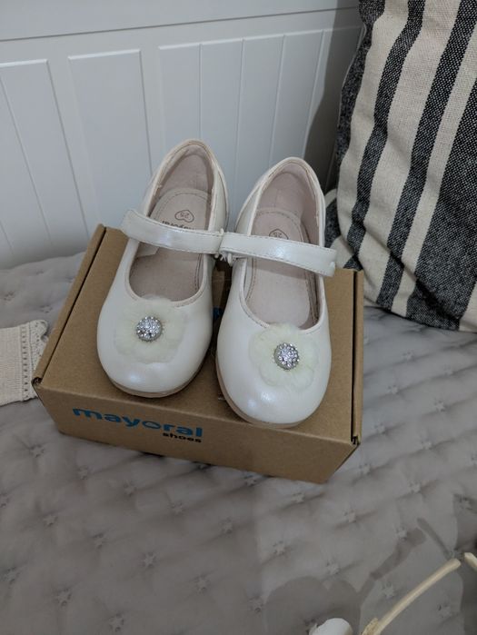 Roupa e sapatos batizado cerimónia menina 4 anos Mayoral