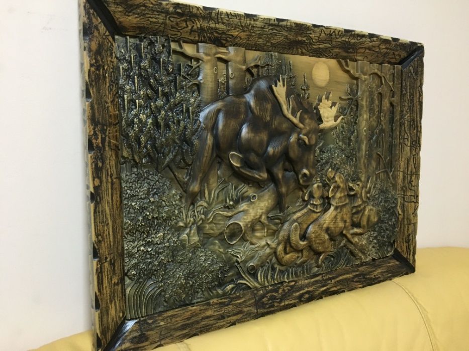 Картина з дерева, охота на лосів, мисливські собаки