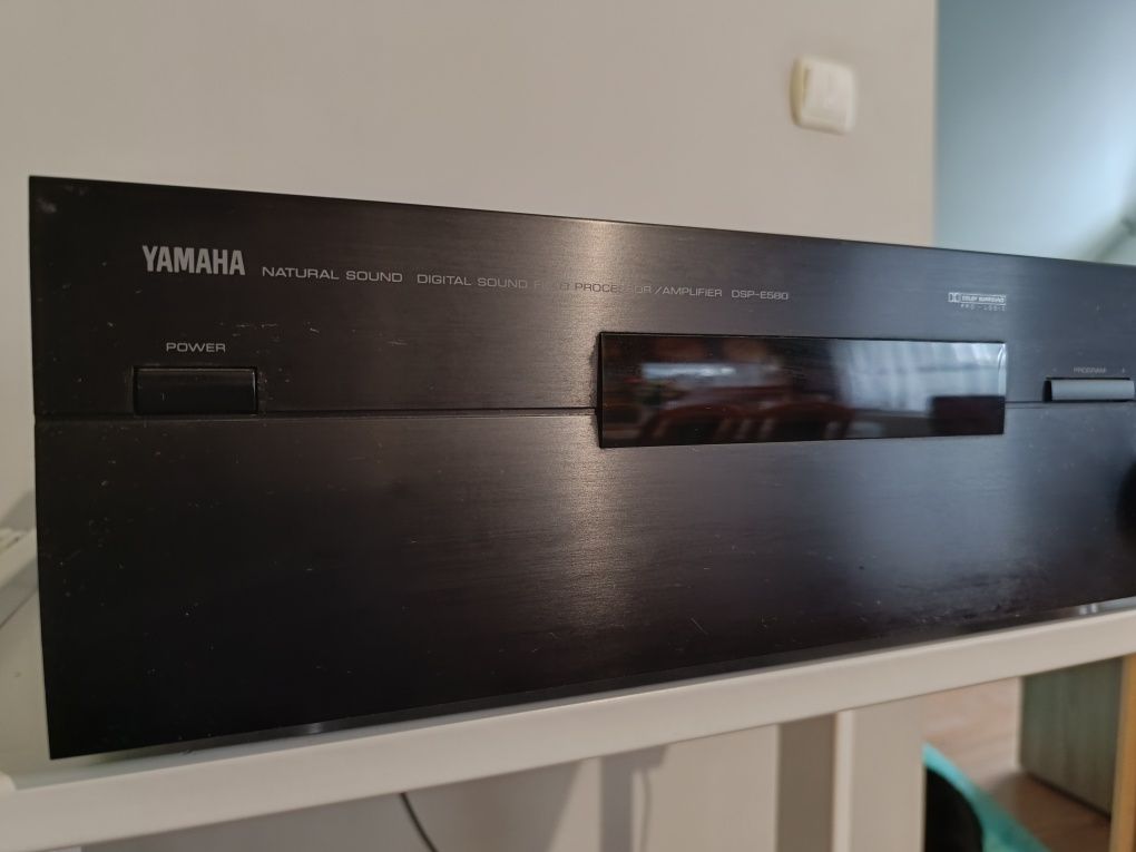 Wzmacniacz YAMAHA DSP-E580