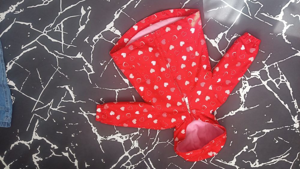 Речі на дівчинку 86-92. Курточки, штани, кофти, легінси, шапка