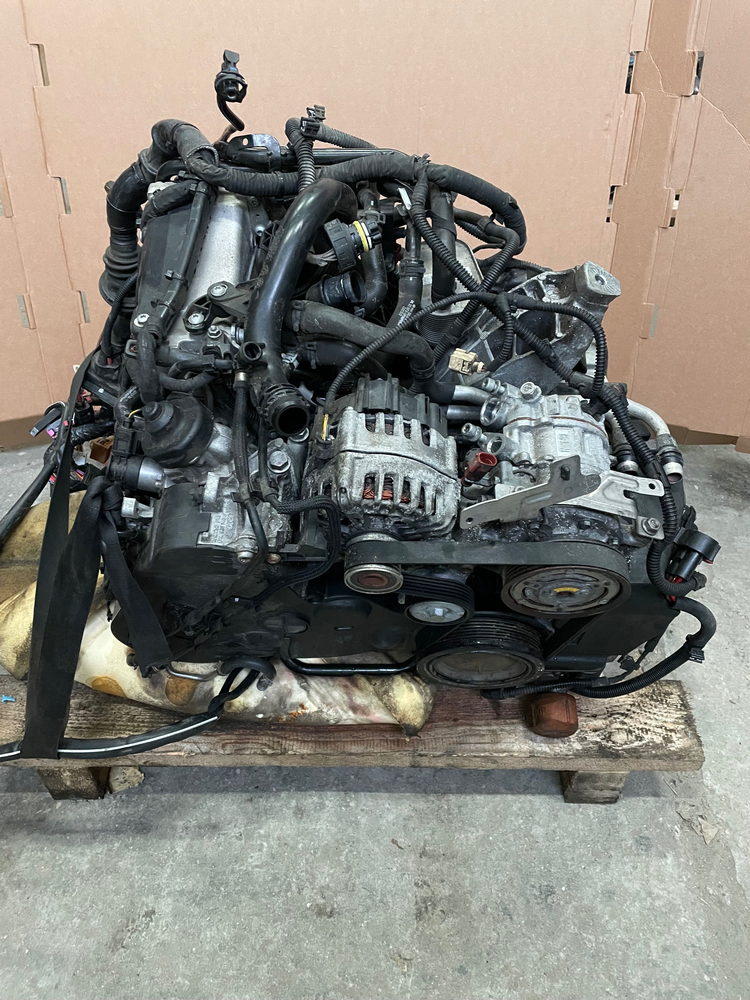 AUDI Q5 A4 A5 A6 2.0 TDI silnik kompletny CNH oryginał