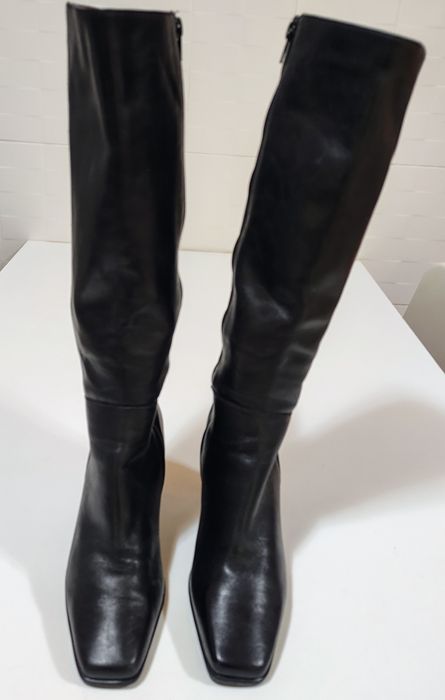 Botas pretas em pele (marca Winslow), muito bom estado (tamanho 39)