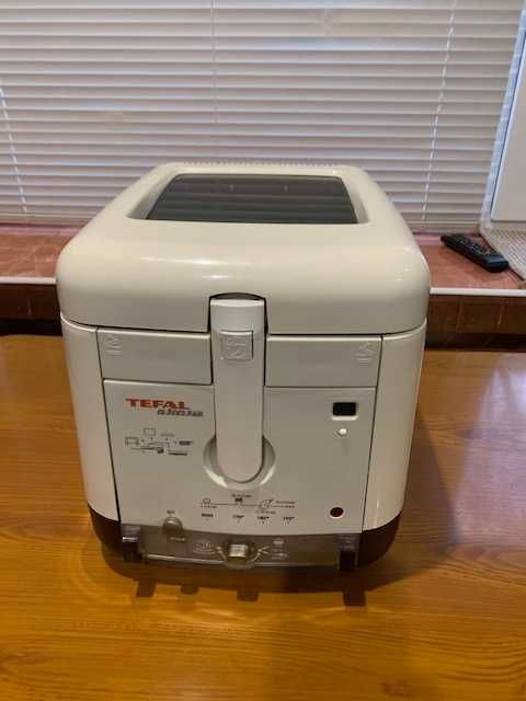Фритюрниця Тефаль