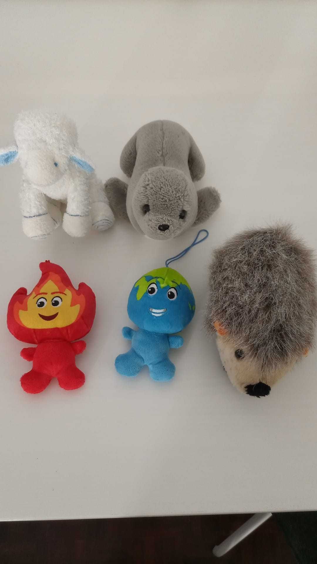 Conjunto de peluches vários - Bom estado