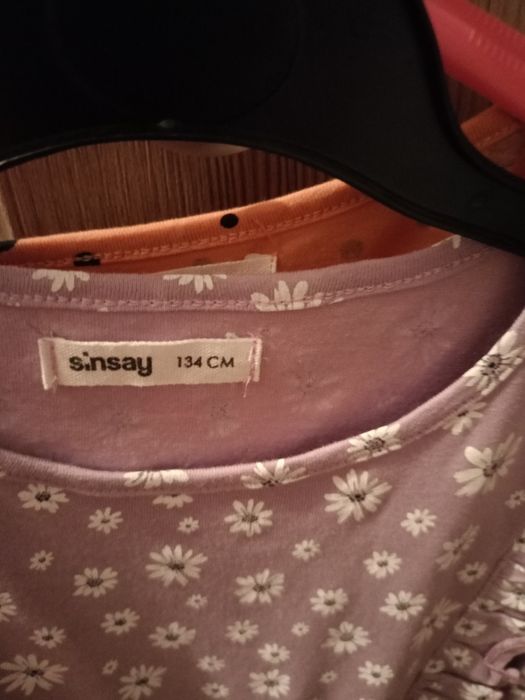 Sukienki dla dziewczynki rozmiar 134