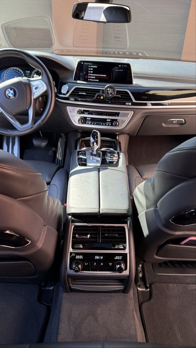 BMW 750d 2017 оригінальний пробіг 133000