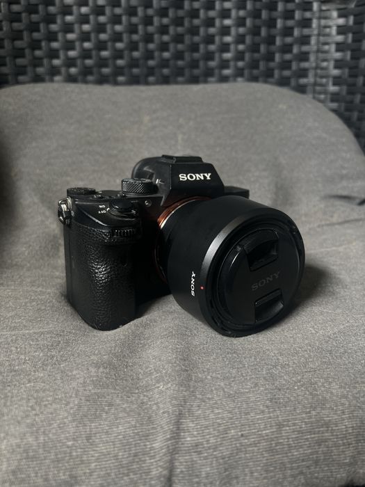 Sony A7III + Sony FE 50mm f/1.8