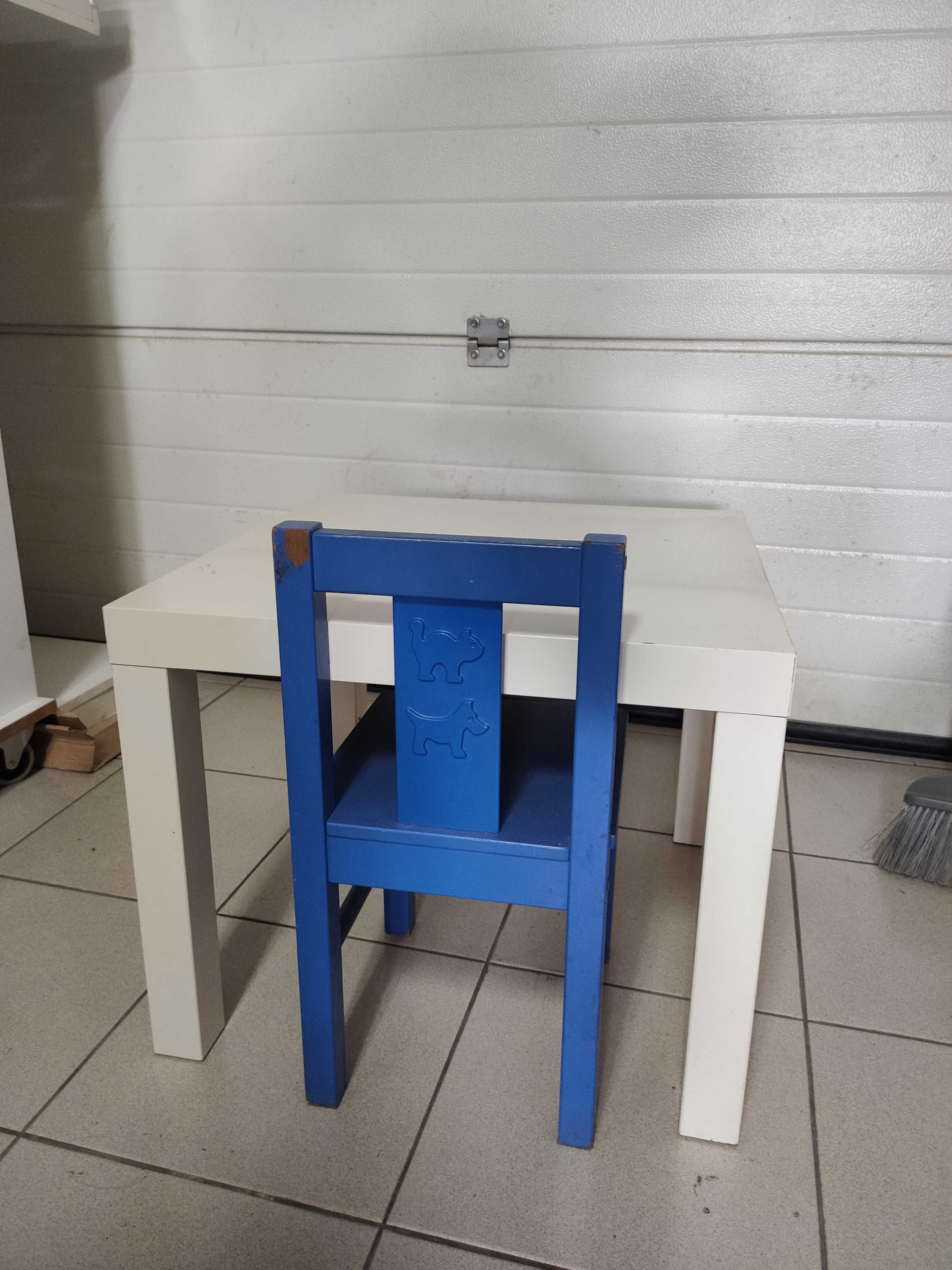Mesa com cadeira