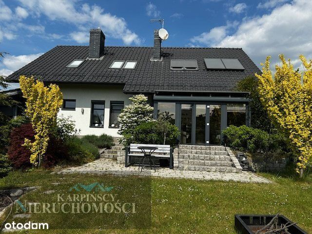 Luksusowy budynek jednorodzinny z piękną działką.