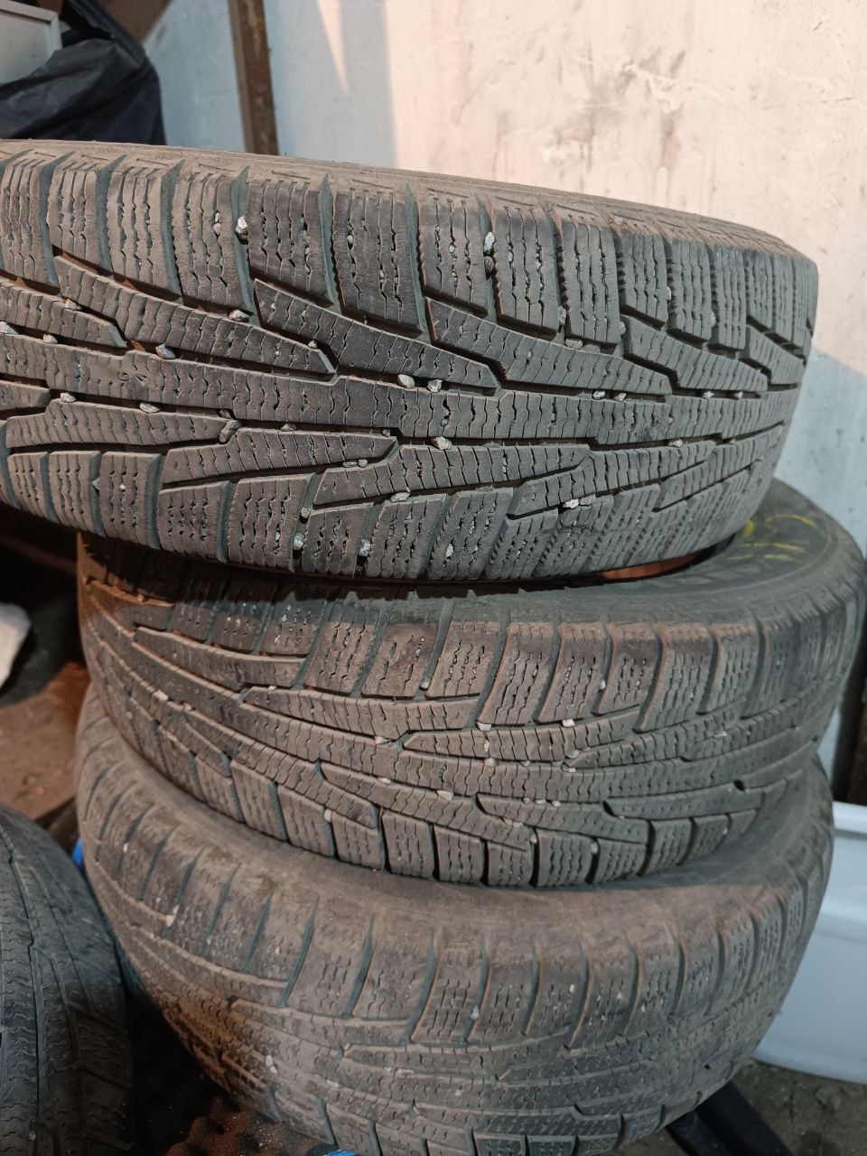 Продам комплект резины R14