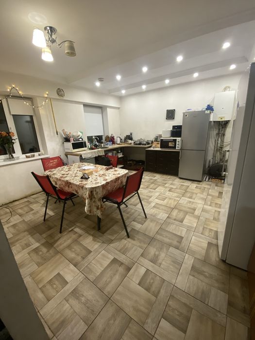 Двоповерховий дім в районі Залізничне селище