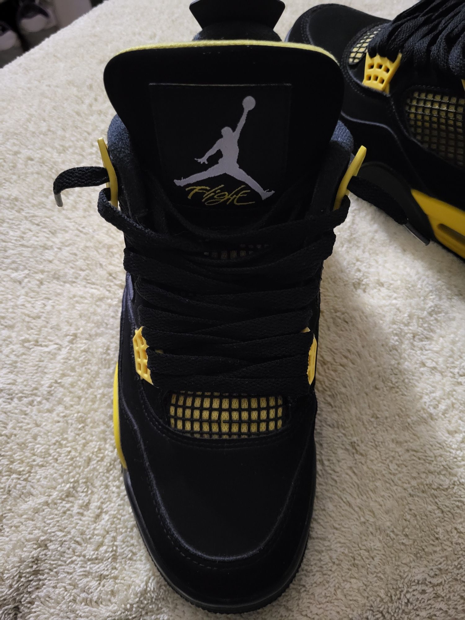 Jordan 4 yellow thunder