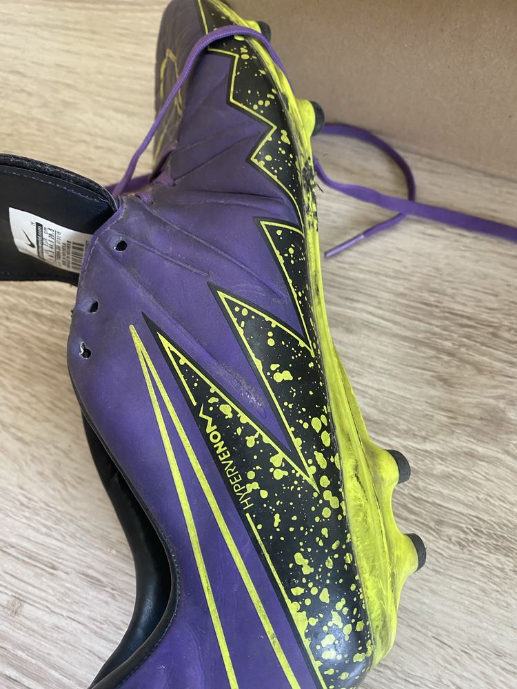 Бутсы, сороконжки Nike