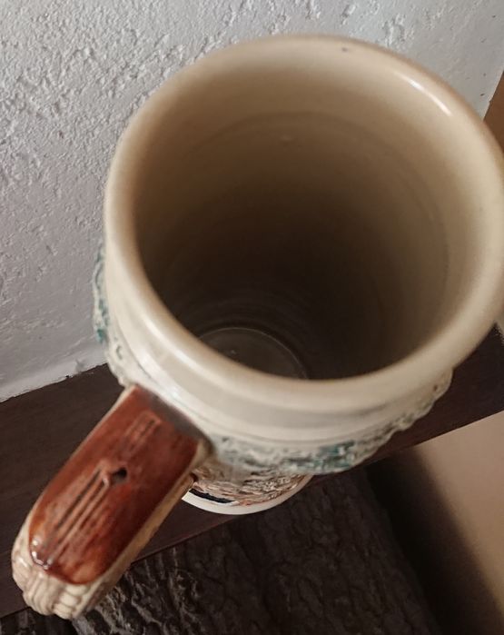 Piękny okazały stary kufel