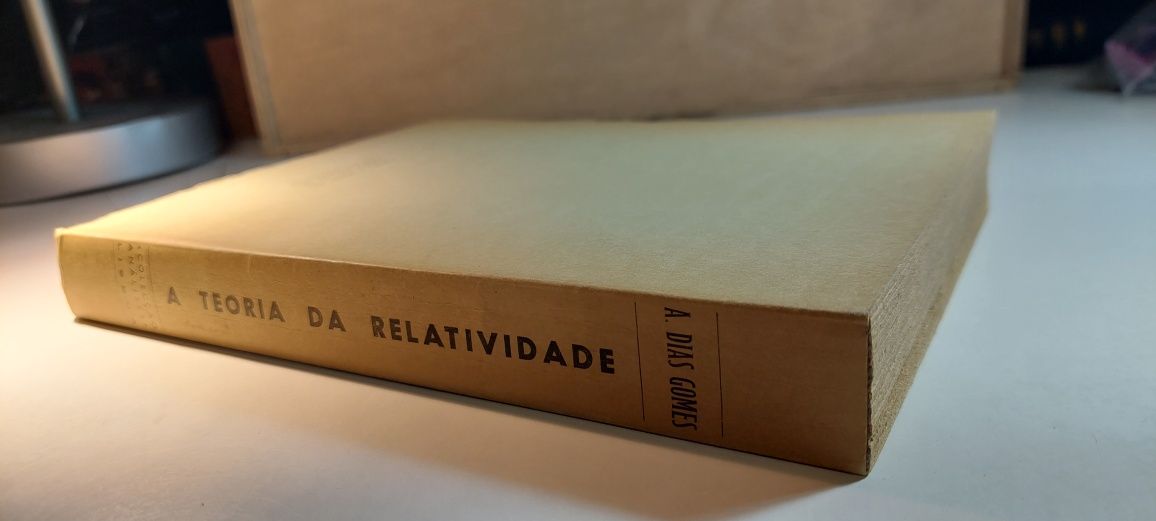 A Teoria da Relatividade de Alberto Einstein - A. Dias Gomes