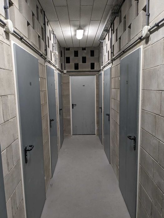 Ładna komórka lokatorska - Kliny (piwnica, self-storage, magazyn)4,5m2
