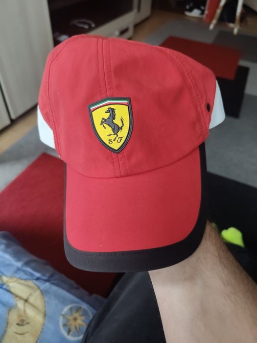 Sprzedam czapkę ferrari