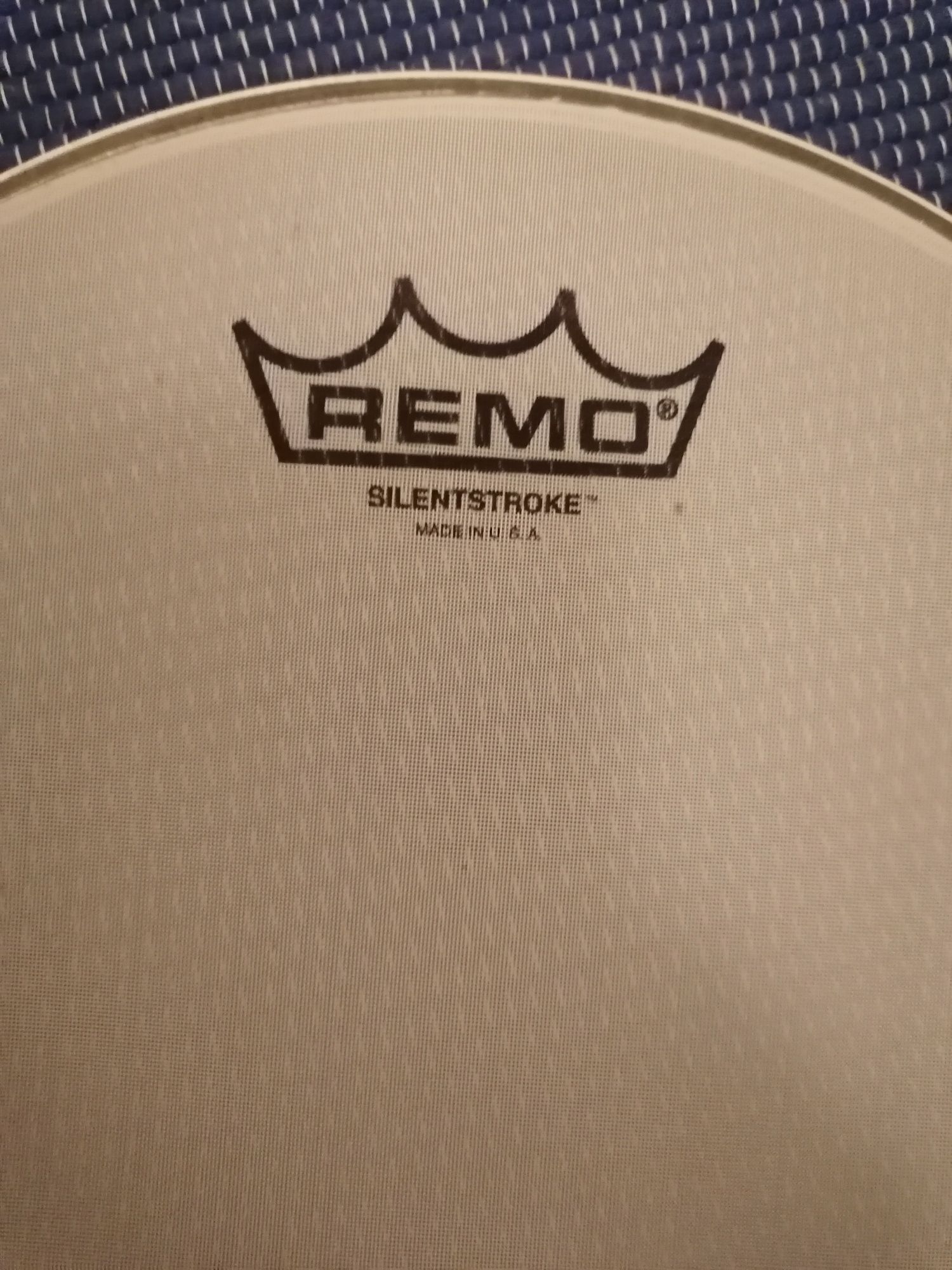 Pele muda / meash head REMO silentstroke 10"