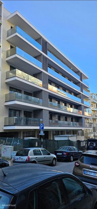 Apartamento Novo T1 com Varanda e Garagem