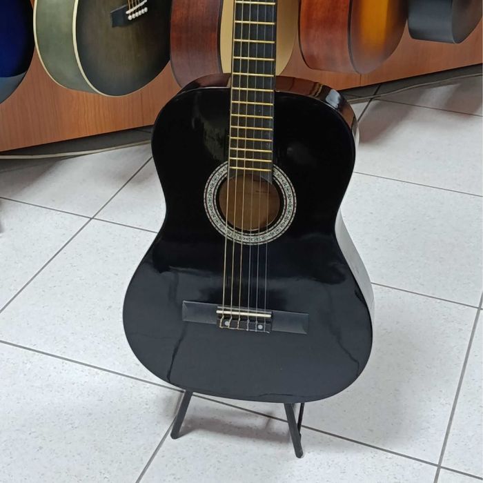 Класичні гітари Almira,  розмір 4\4, 3\4.