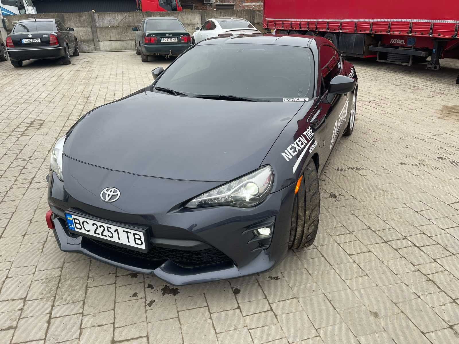 2016 Toyota 86 GT дріфт