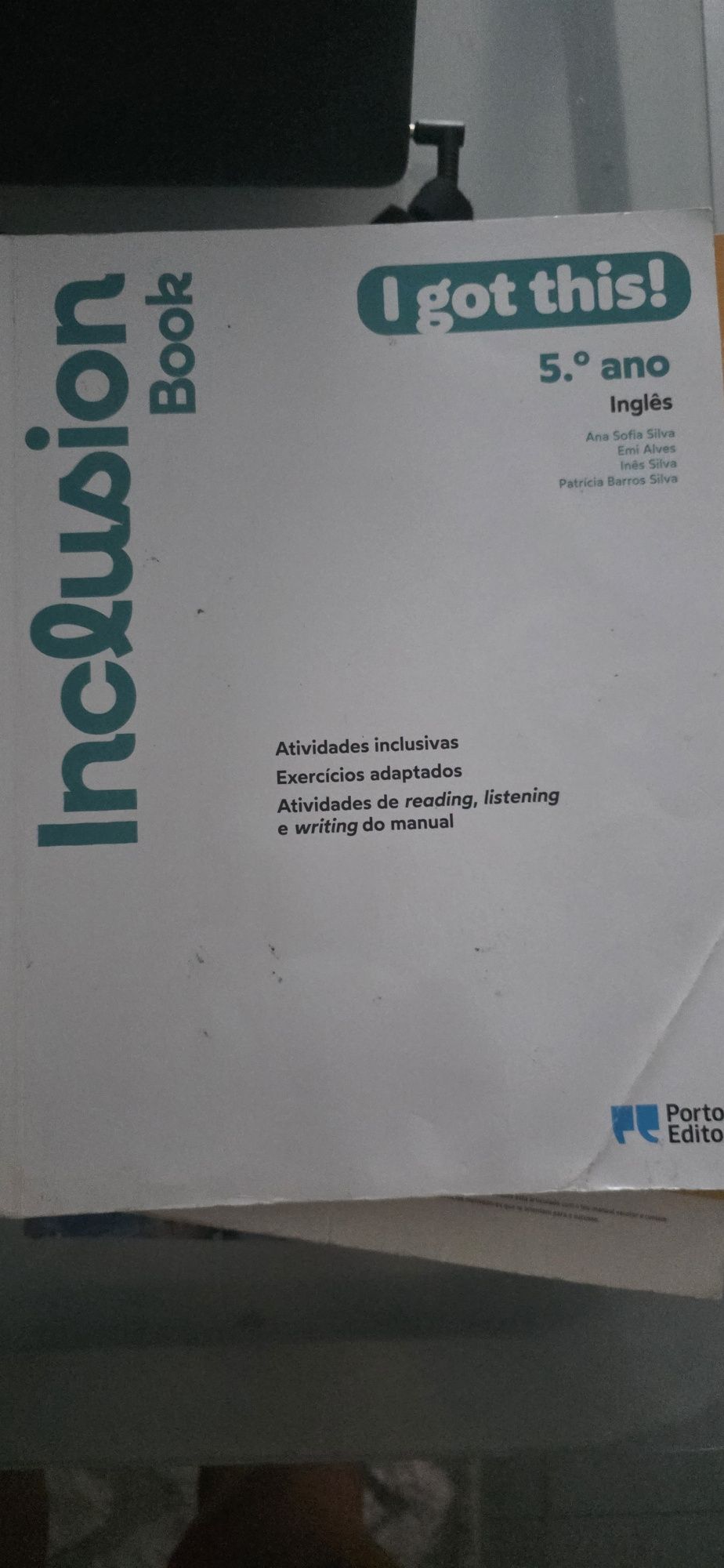 Manuais escolares e cadernos atividades varios anos letivos