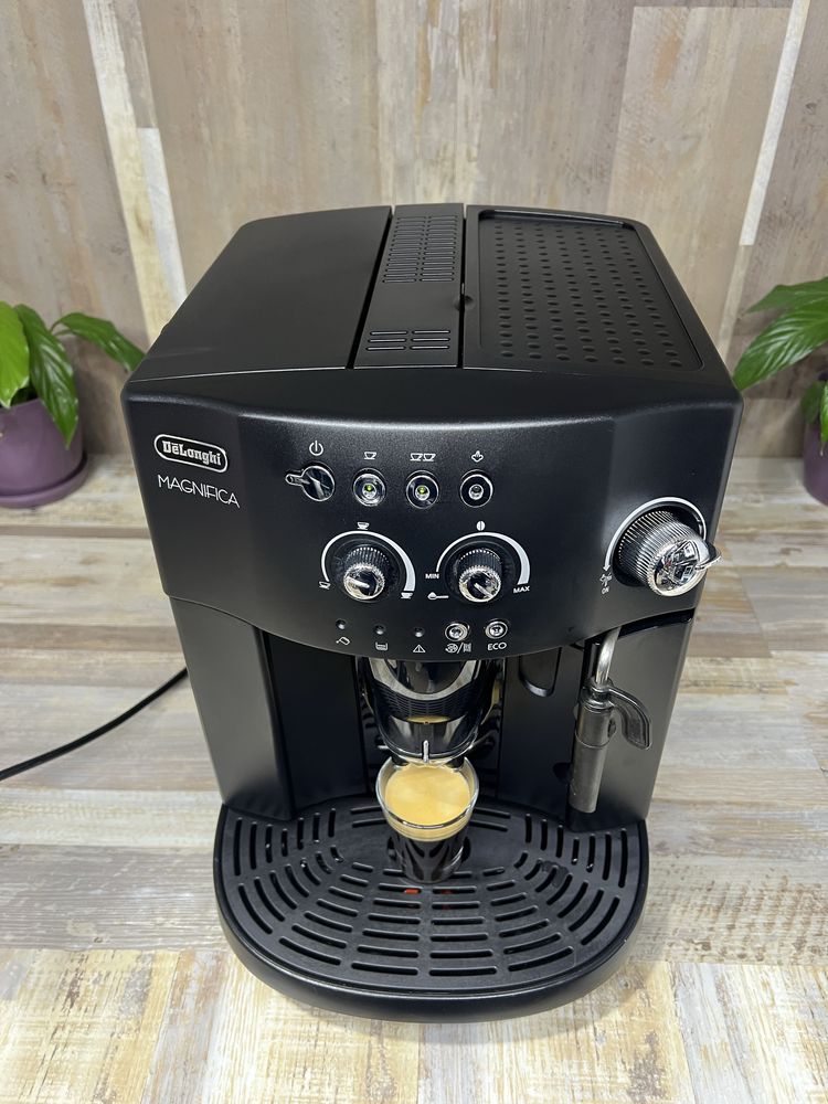 Кавомашина Delonghi 4000