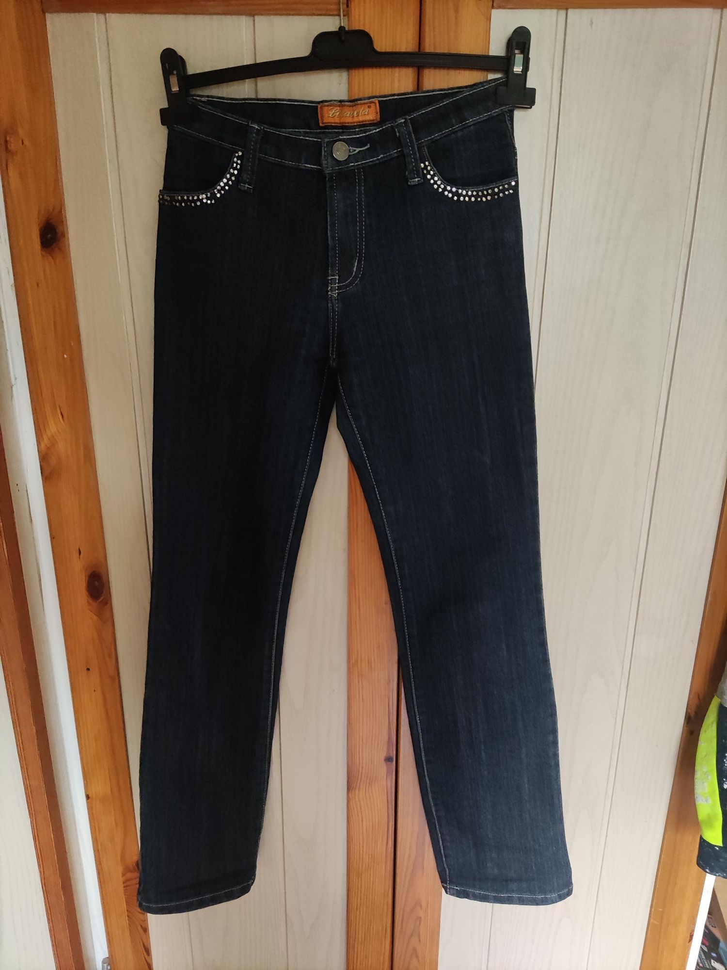 Spodnie jeans damskie