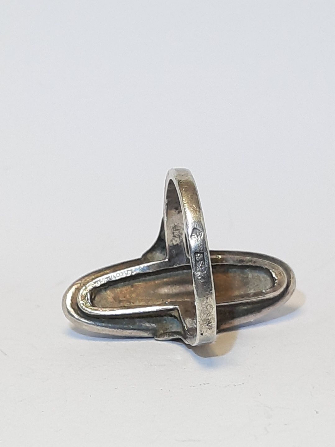 Srebrny pierścionek z hematytem