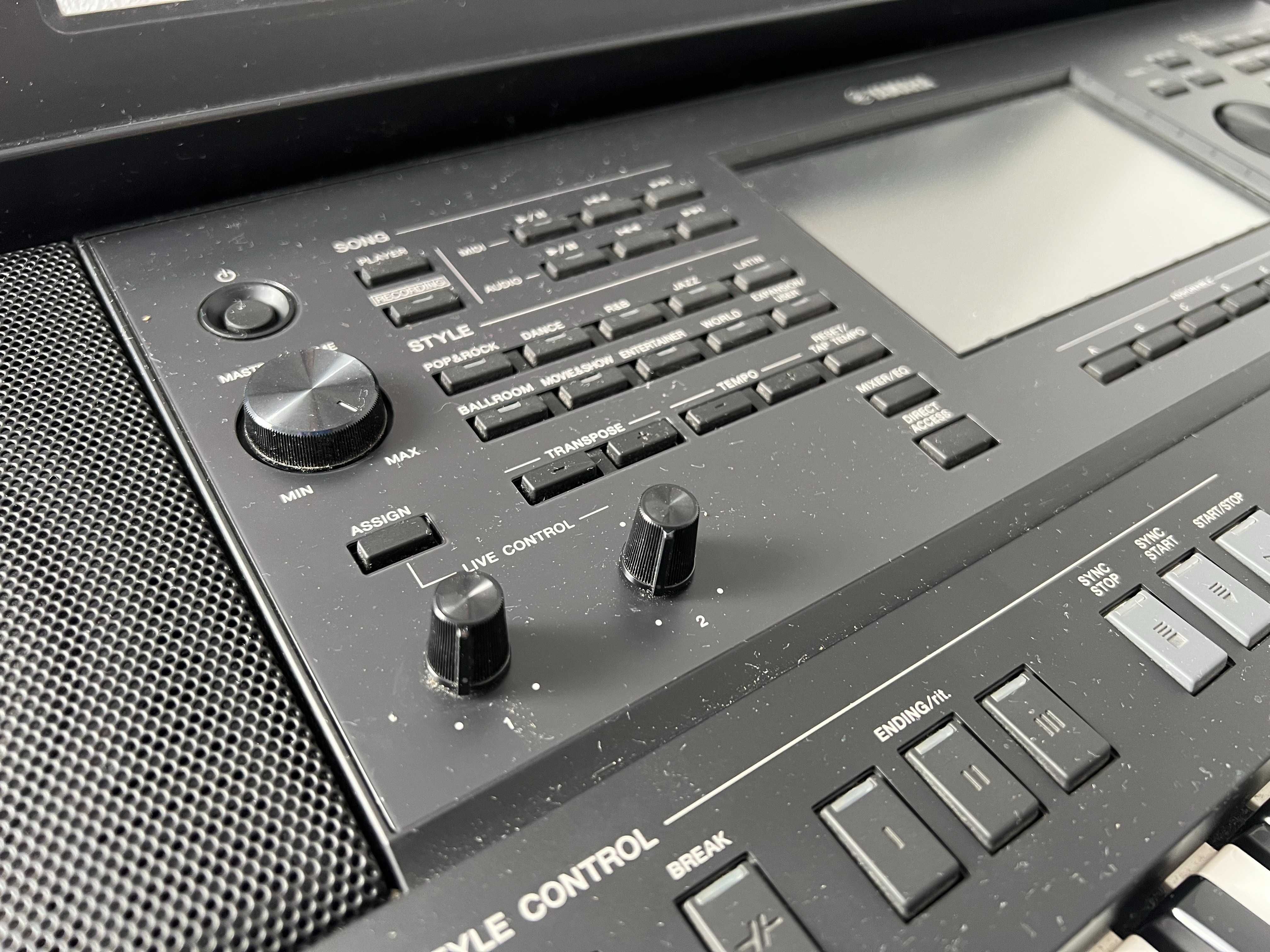 Yamaha PSR SX700