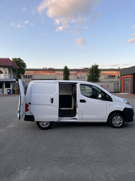 Продам бус Nissan nv200 1.5 dci