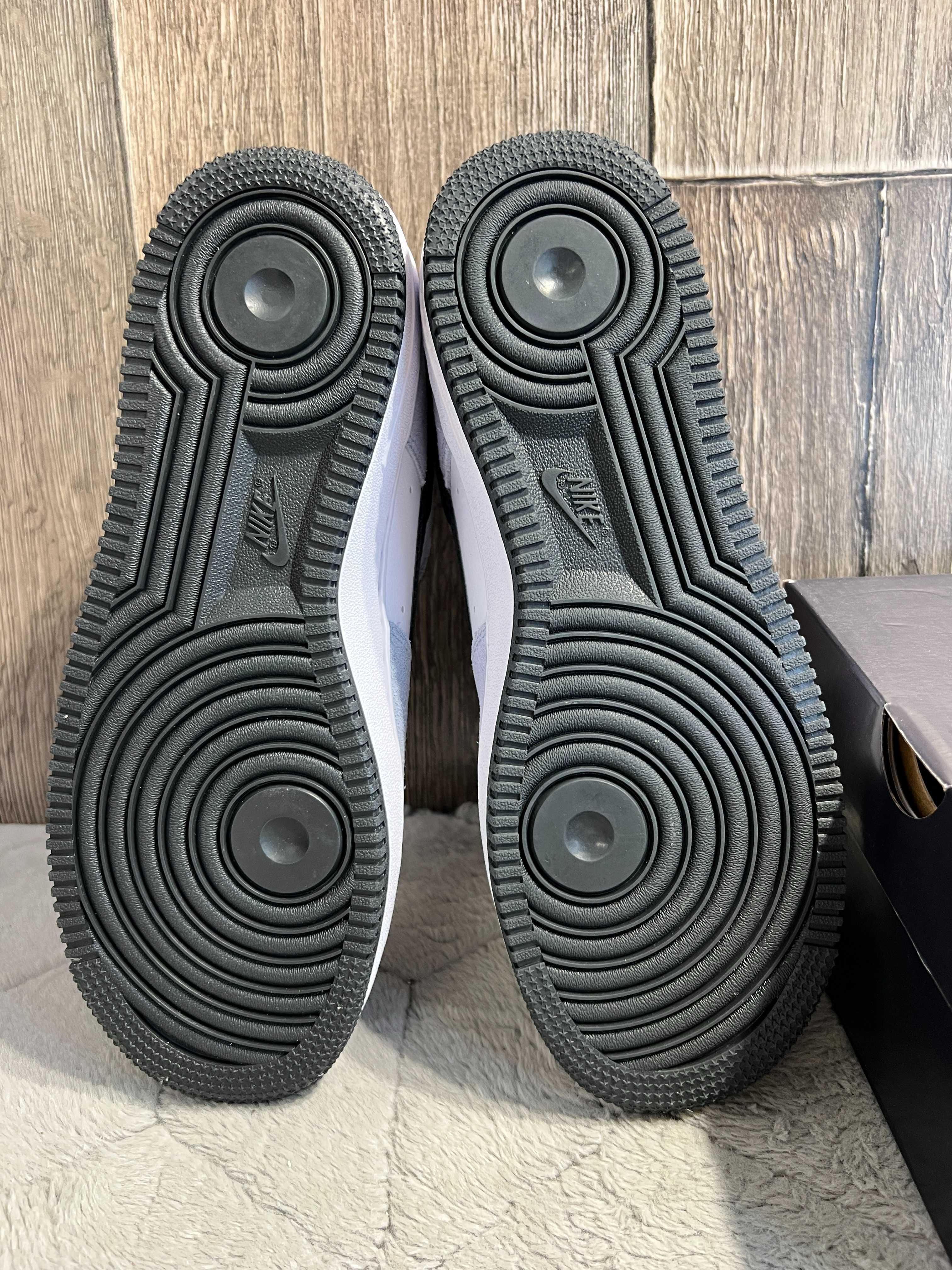 Buty, trampki Nike Air Force 1 '07 LV8  41