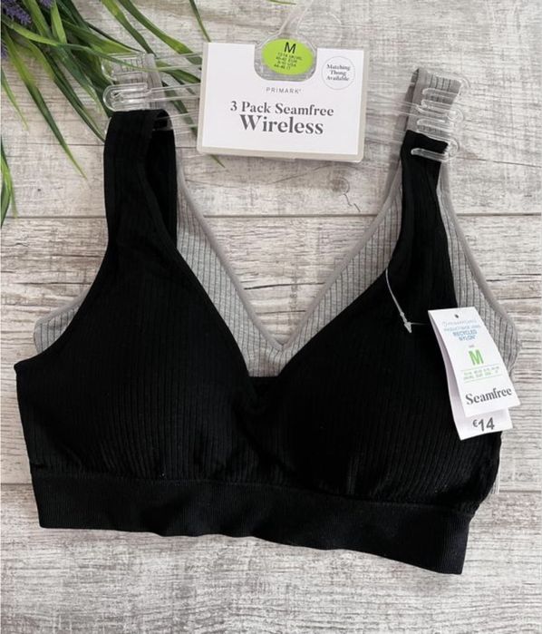 Комплект бюстгальтерів топів