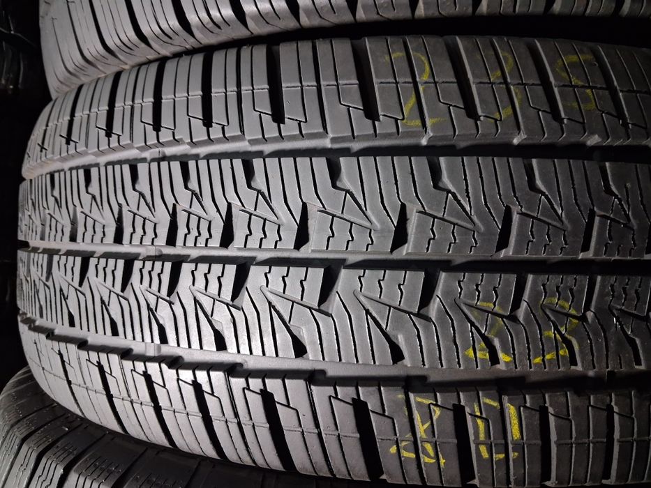 235/65 R16 c Continental Van Contact 4 seasons  резина зима ПАРА