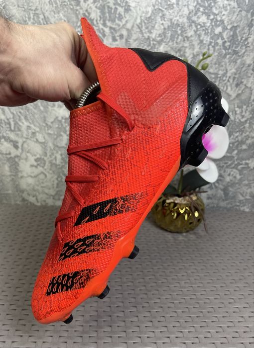 Adidas Predator бутсы сороконожки копы 44 размер футбольные красные