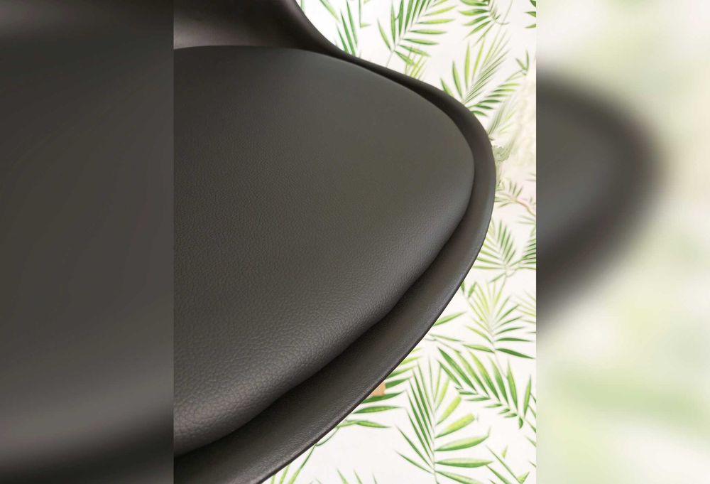 Стілець кухонний з дерев'яними міцними ніжками, крісло для кухні