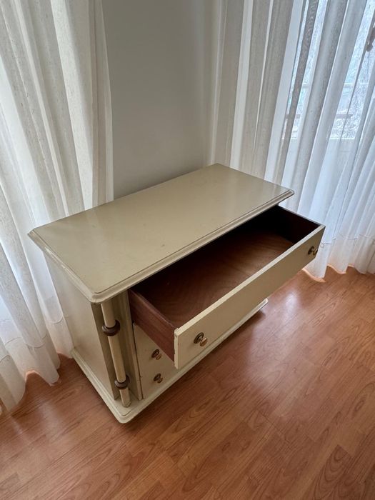 Comoda perola vintage