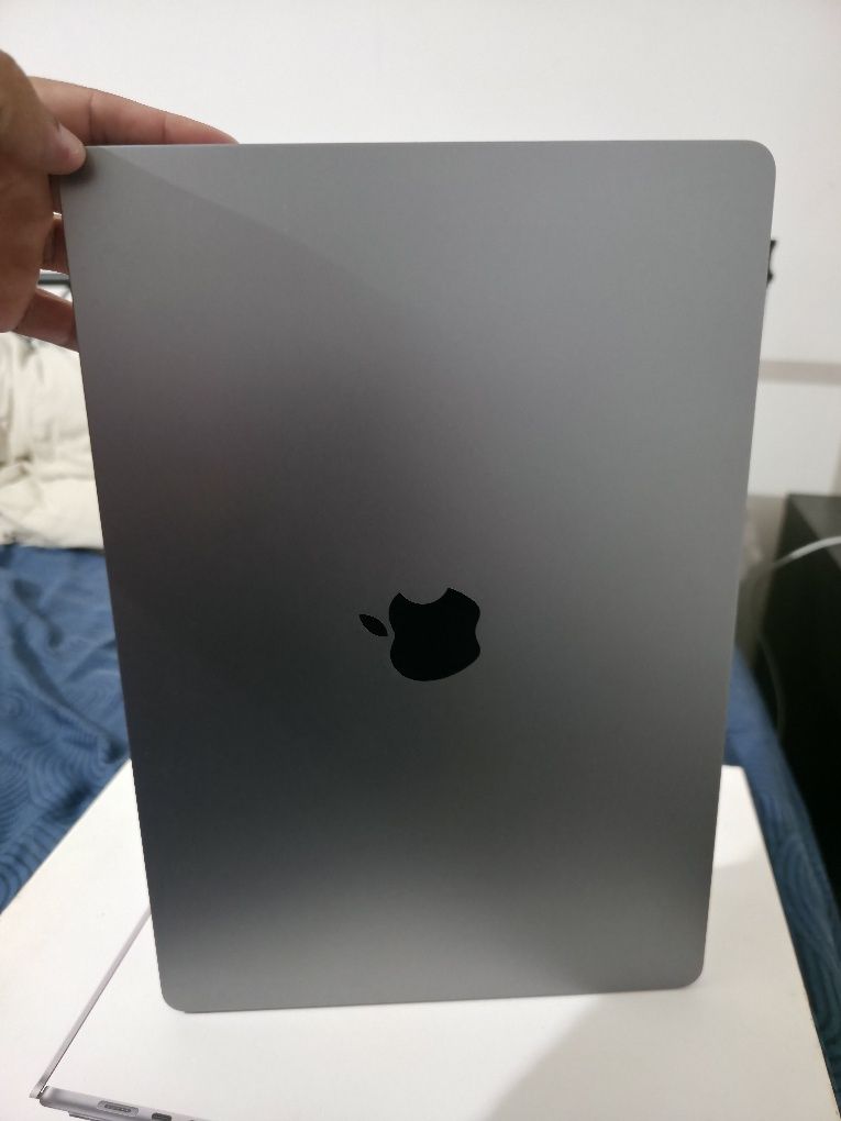 Macbook air M2 15 polegadas impecável