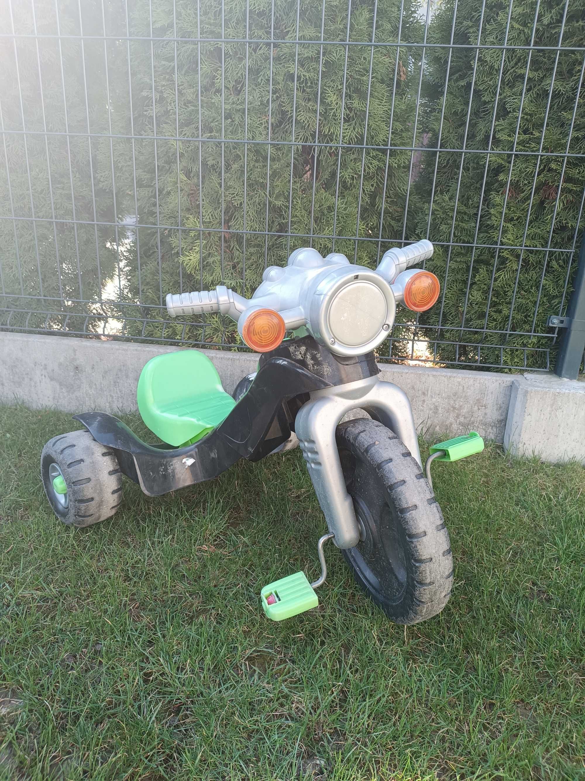 Motor trójkołowy Fisher Price interaktywny z dźwiękami