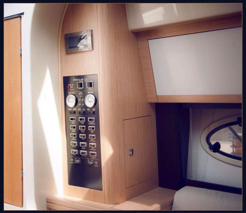 Голланська Яхта Focus 33 НТ