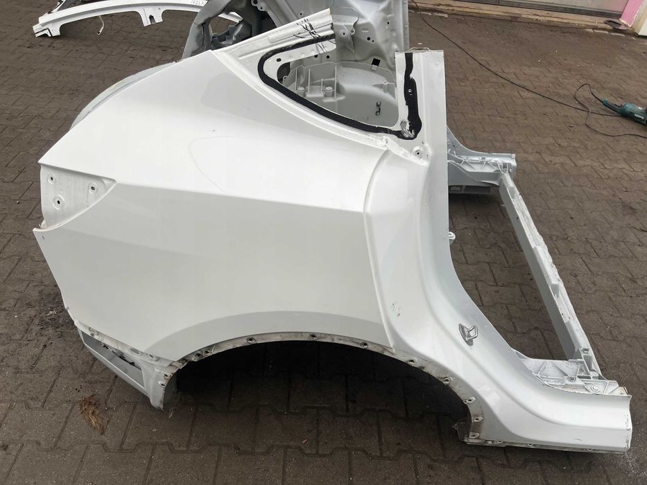 Tesla Model Y крило переднє заднє четверть