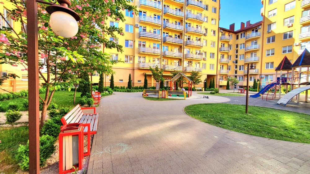 ПРОДАЄТЬСЯ об'ємна 5 кімнатна трирівнева квартира в ЖК Сакура /Ужгород