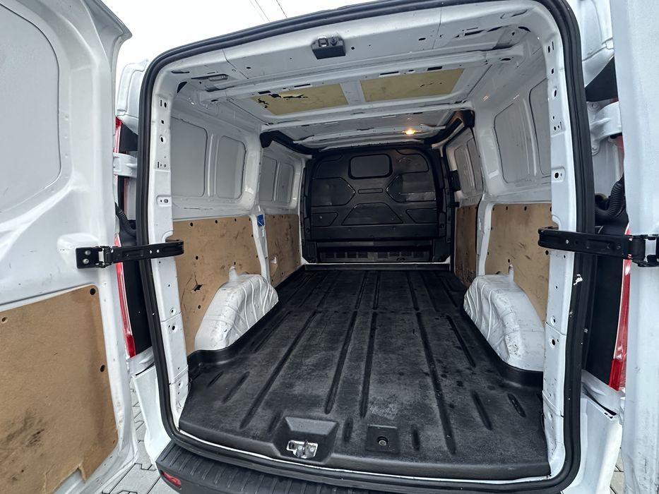 Ford Transit Custom 2022 rok